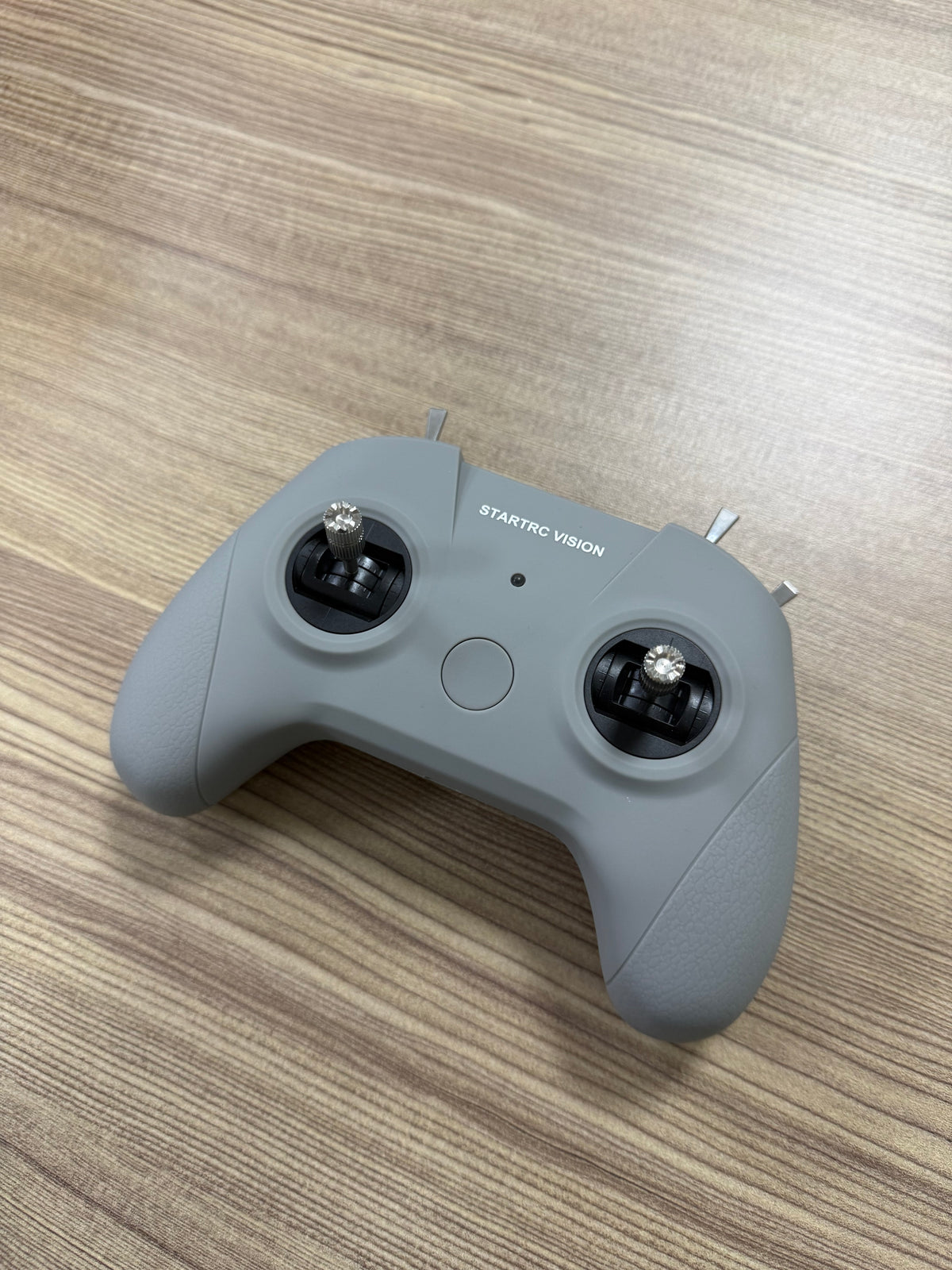 STARTRC VISION Video game remote control handle, with plug-in