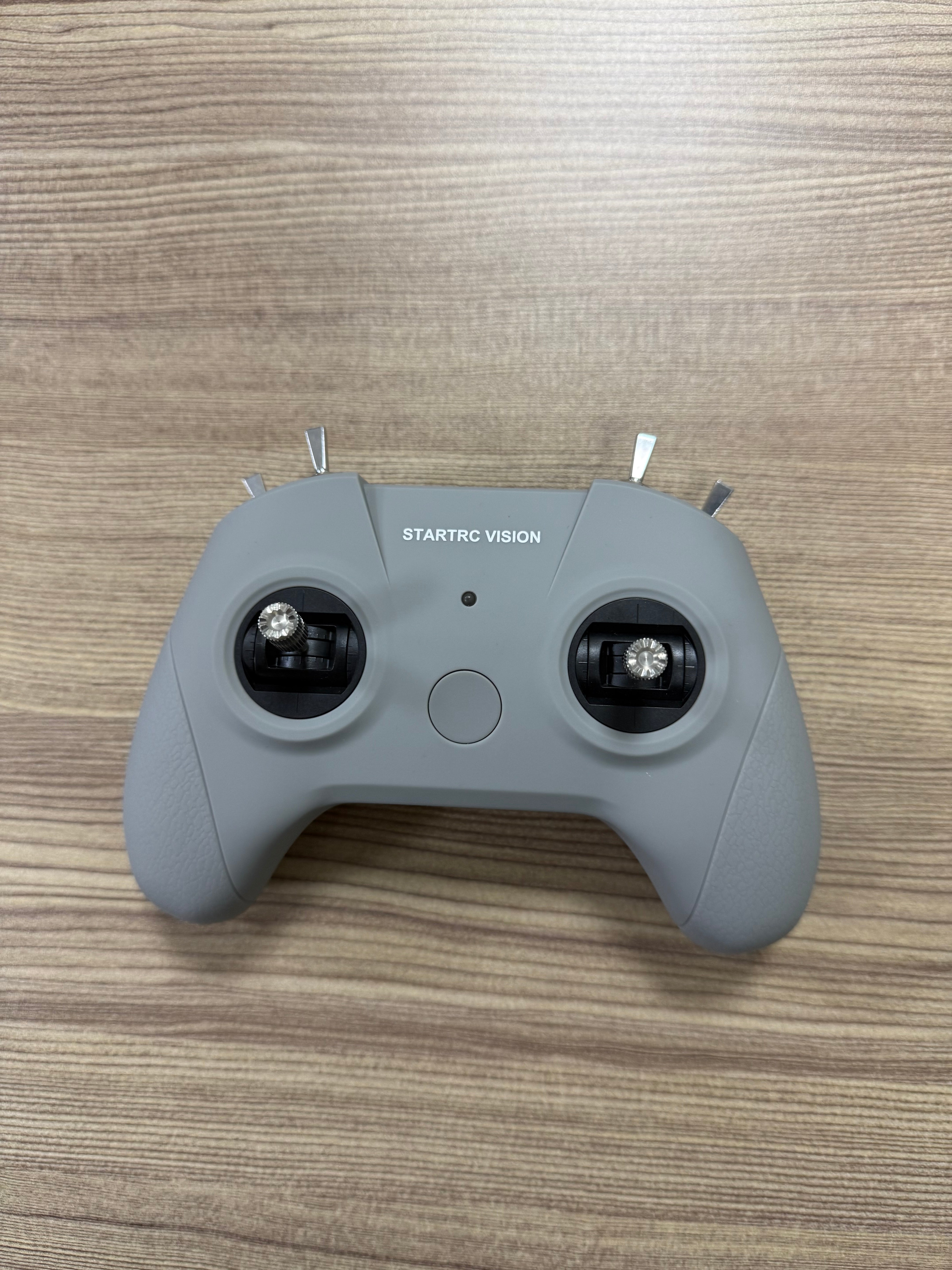 STARTRC VISION Video game remote control handle, with plug-in