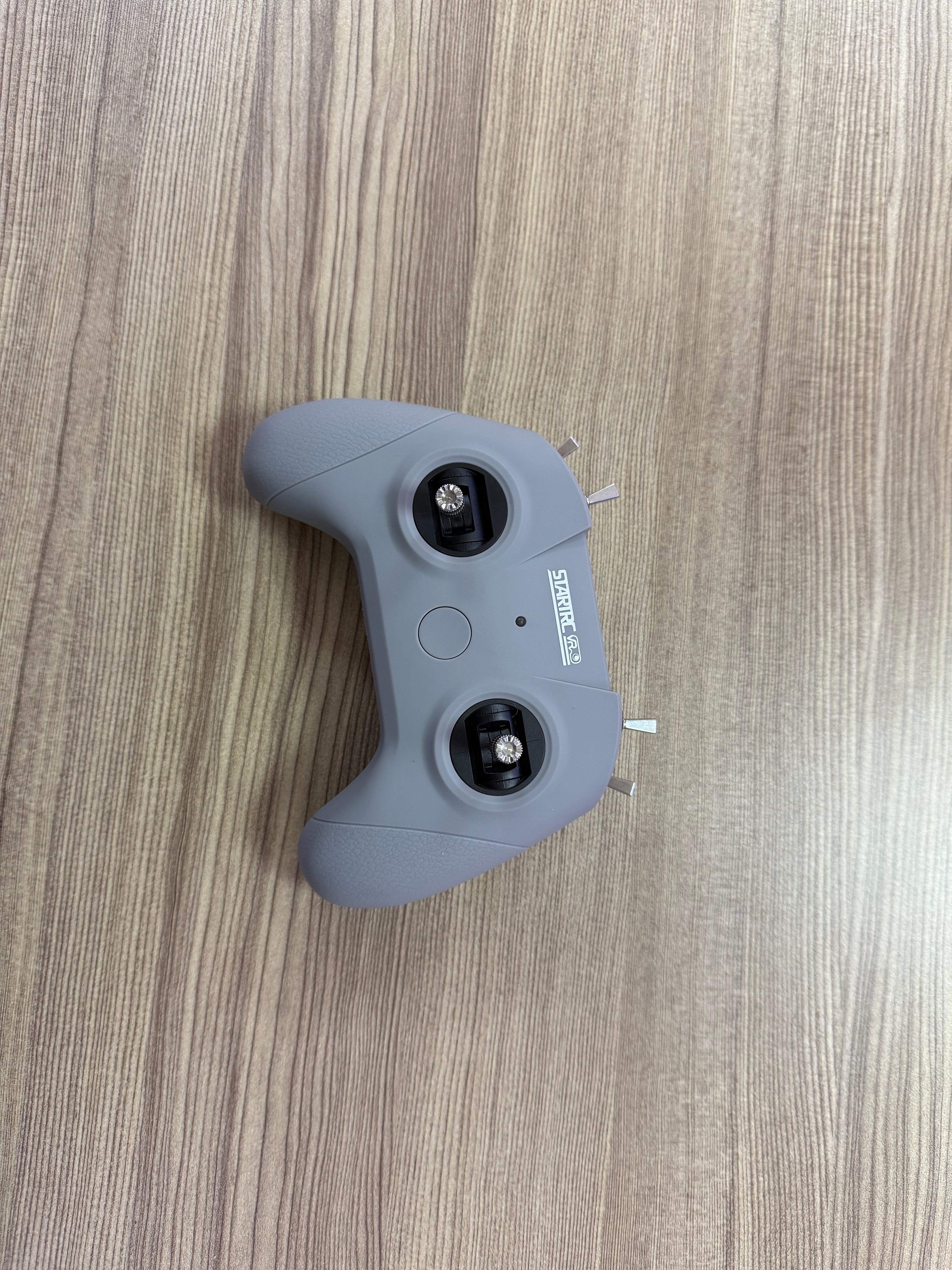 STARTRC VR The remote control handle of the video game emulator has a comfortable feel