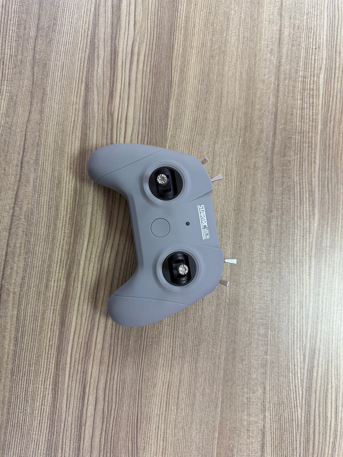 STARTRC VR The remote control handle of the video game emulator has a comfortable feel